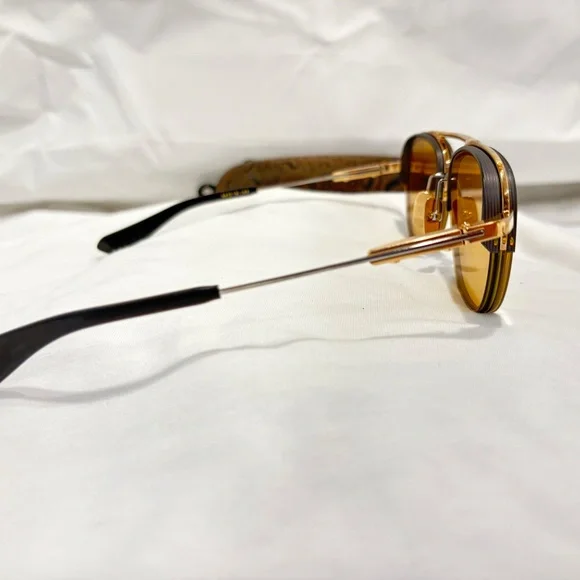 NEW! DITA RIKTON 402 DTS147-54-01-GLD-BLK; TRIPLE LAYER PHOTOCHROMATIC LENS